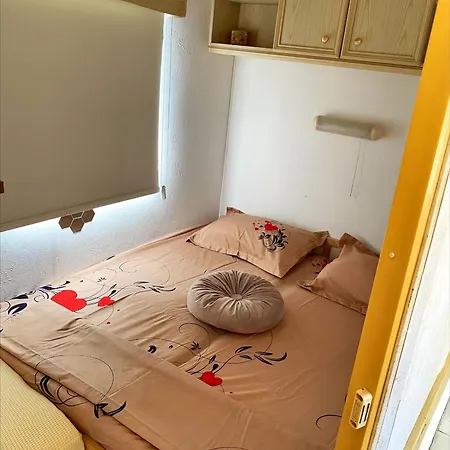 Nefeli's Dollhouse Caravan 3 Minutes From *