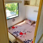Nefeli's Dollhouse Caravan 3 Minutes From Campsite Geroskipou