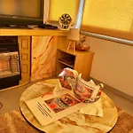 Nefeli's Dollhouse Caravan 3 Minutes From Campsite
