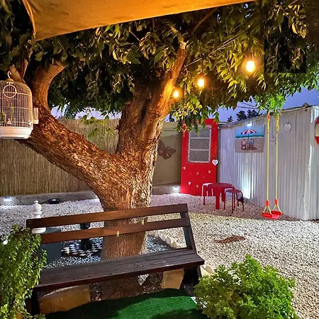 Κάμπινγκ Nefeli'S Dollhouse Caravan 10 Minutes From Paphos Airport