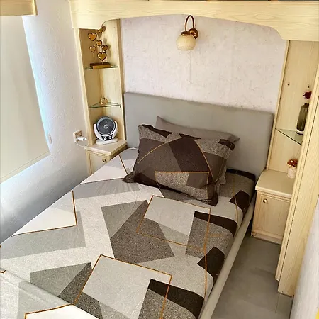Nefeli'S Dollhouse Caravan 10 Minutes From Paphos Airport *