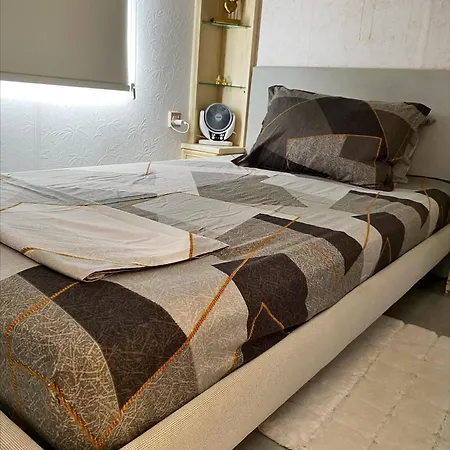 Nefeli's Dollhouse Caravan 3 Minutes From