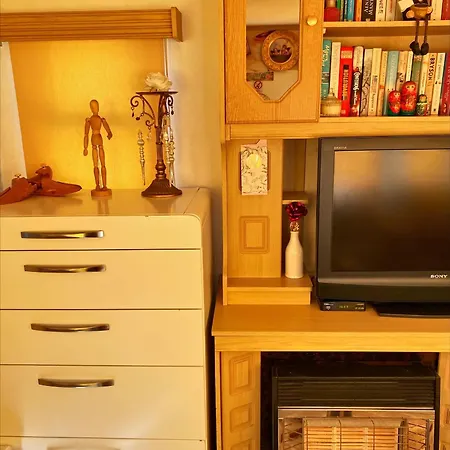 Nefeli'S Dollhouse Caravan 10 Minutes From Paphos Airport *