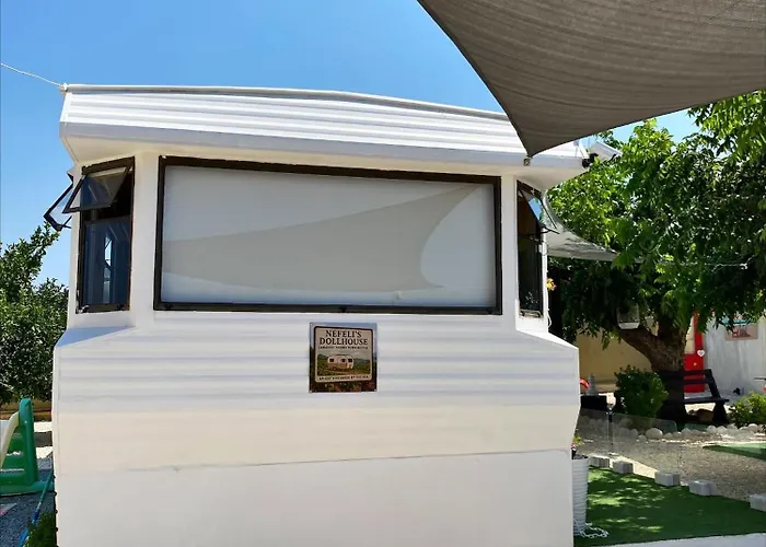 Nefeli's Dollhouse Caravan 3 Minutes From Kemping *