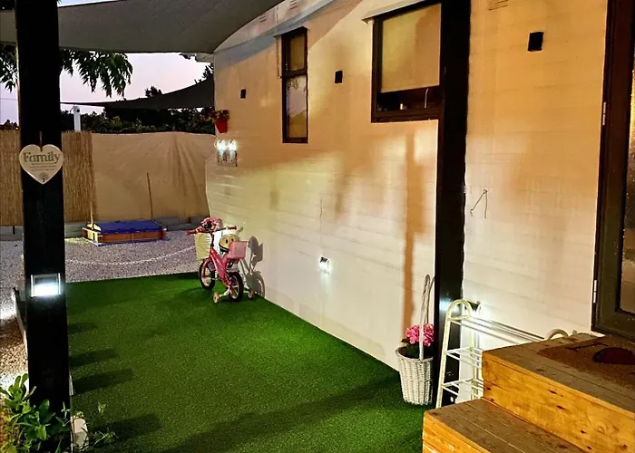 Nefeli's Dollhouse Caravan 3 Minutes From Kemping Geroskipou