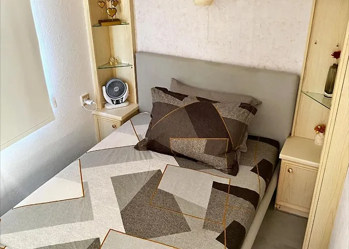 Nefeli's Dollhouse Caravan 3 Minutes From *