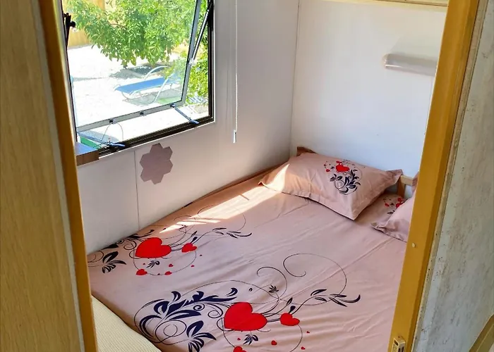 Nefeli's Dollhouse Caravan 3 Minutes From Camping Geroskipou