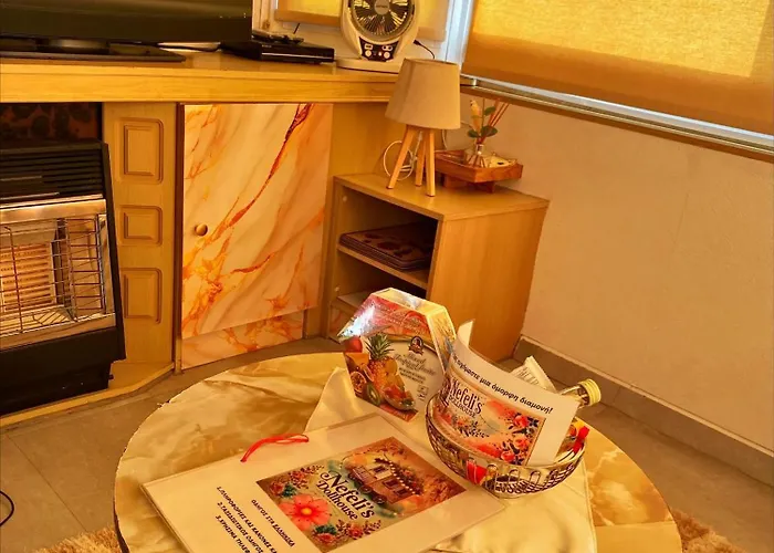 Nefeli's Dollhouse Caravan 3 Minutes From Kemping