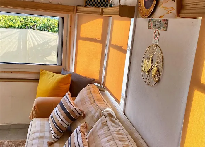 Nefeli's Dollhouse Caravan 3 Minutes From Kemping