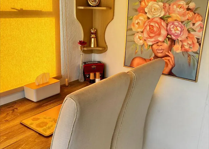 Nefeli's Dollhouse Caravan 3 Minutes From Kemping Geroskipou